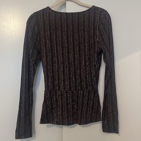 Sparkly black wrap going out top - Picture 5 of 5